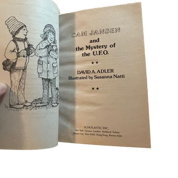 Elementary Age Book Lot Of 3 Paperback Chapter‎ Books Amber Brown UFOs & Notes - Picture 9 of 15